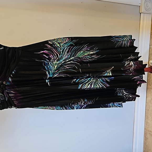 Speechless Ladies Dress BNWT Pleated - Picture 4 of 12